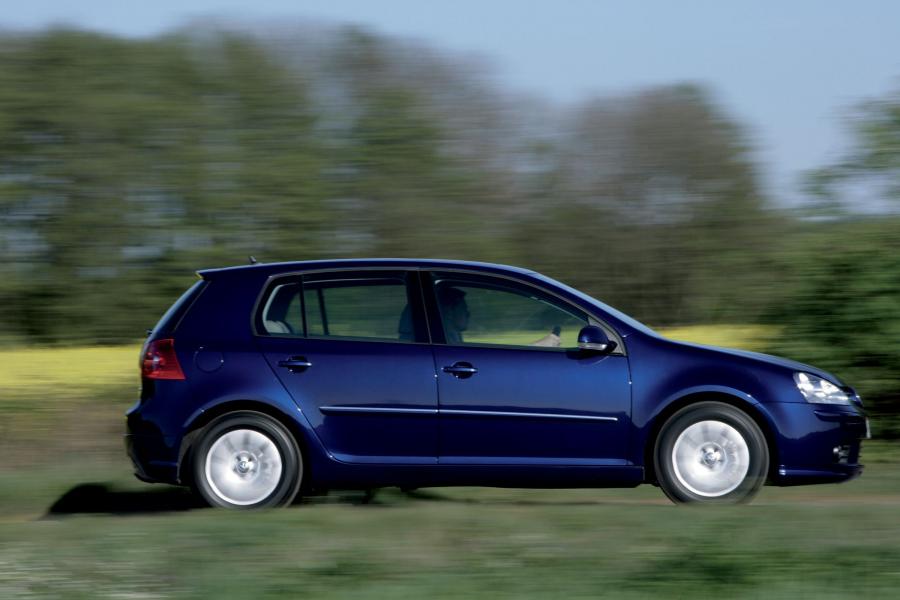  Volkswagen Golf 2004 года  (фото 33 из 170)